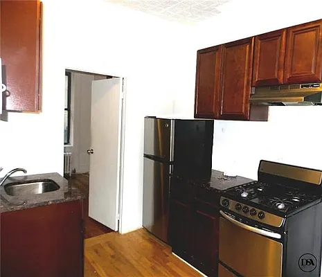 Rented by DSA Realty | media 25