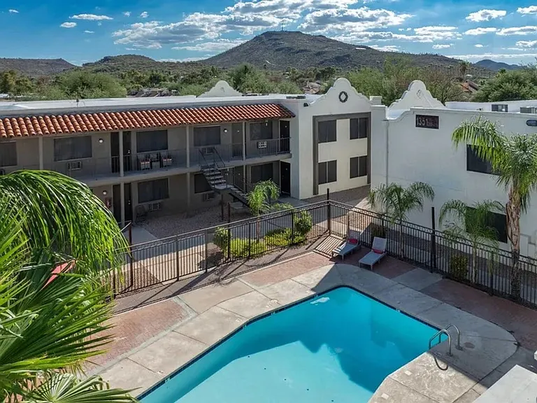 Westside Commons - Beautiful One and Two Bedroom Available NOW! - ONE MONTH FREE!! — Photo 10