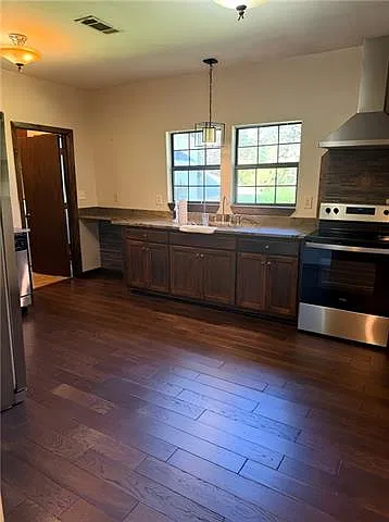 3 bed, 2.0 bath, 1000 sqft, $1,250 — Photo 3