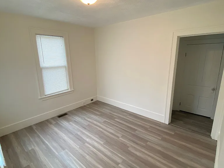 1323 Leonard St NE — Photo 16