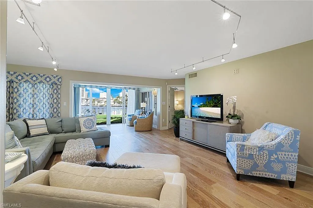 2 bed, 2.0 bath, 1574 sqft, $13,000 — Photo 1