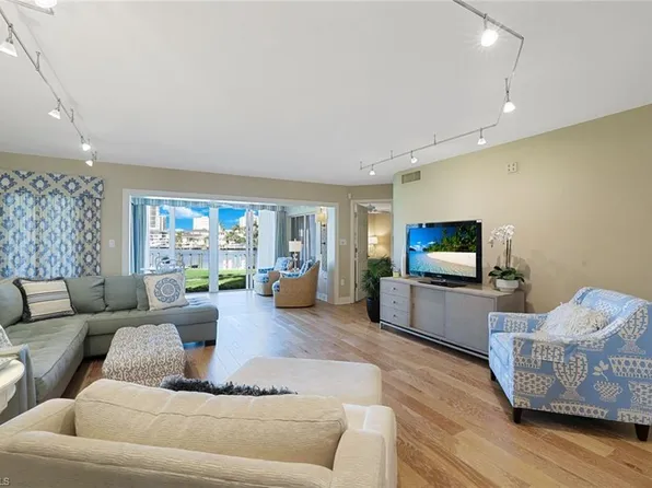 355 Park Shore Dr, Naples, FL