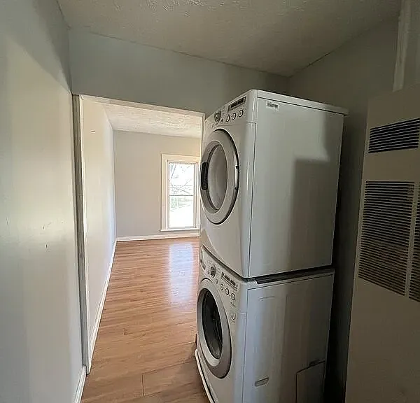 186 N Elm St #2 — Photo 18