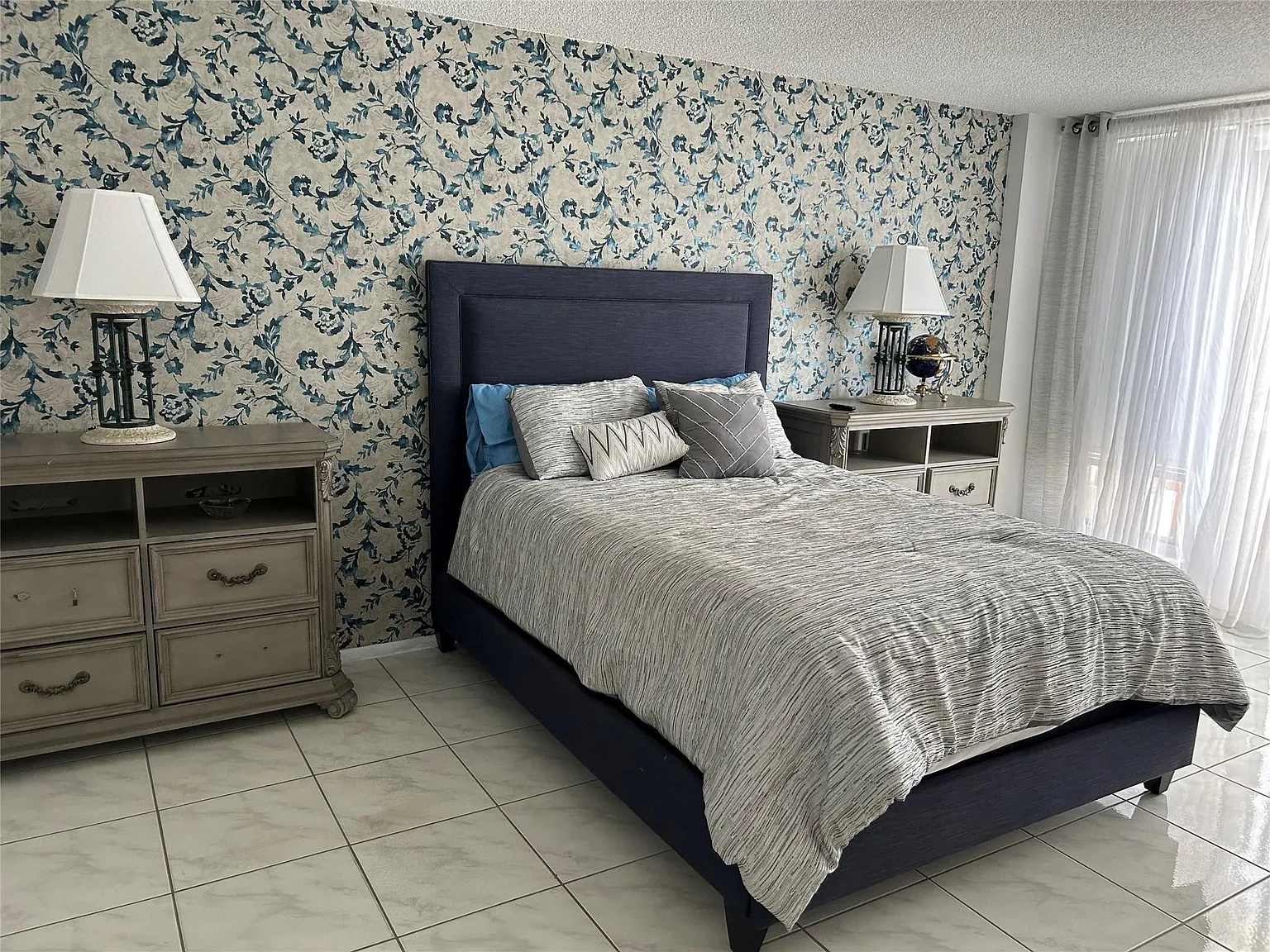 1 bed, 1.5 bath, 1319 sqft, $3,000 — Photo 4