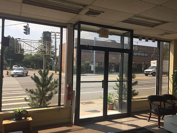 2nd image of 256 E Jericho Tpke