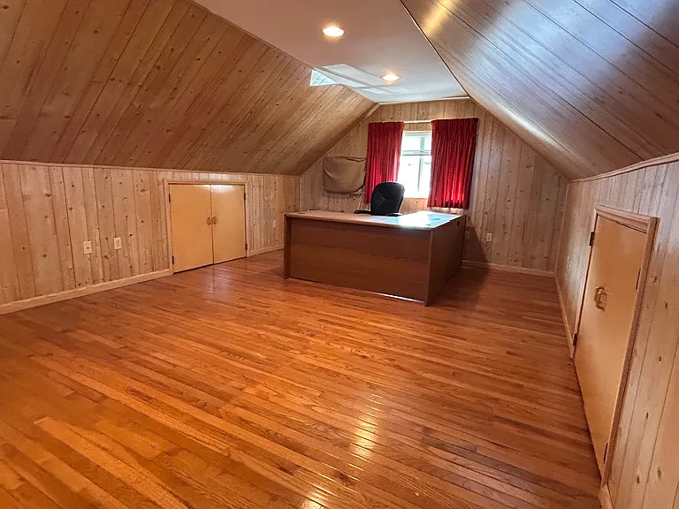 830 Brook St #830 — Photo 20
