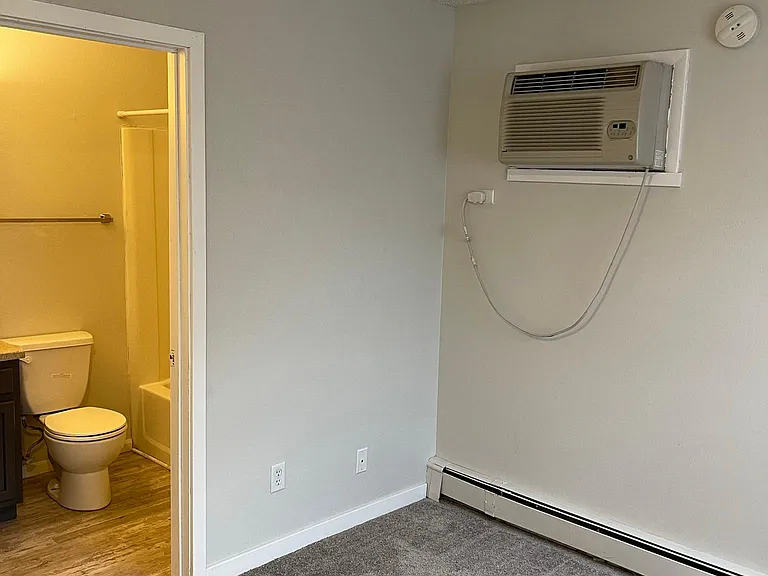 514 S Lucas St #1 — Photo 8