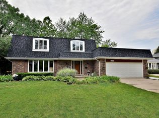 6802 Charleston Dr, Darien, IL 60561