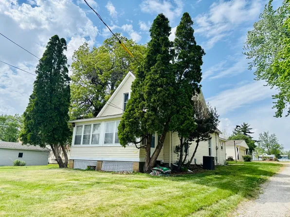 136 W Mill St, Kewanee, IL 61443