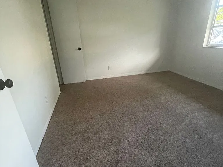 1464 Richmond Ave — Photo 6