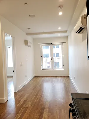 Rented by Signature Property Realty | media 37