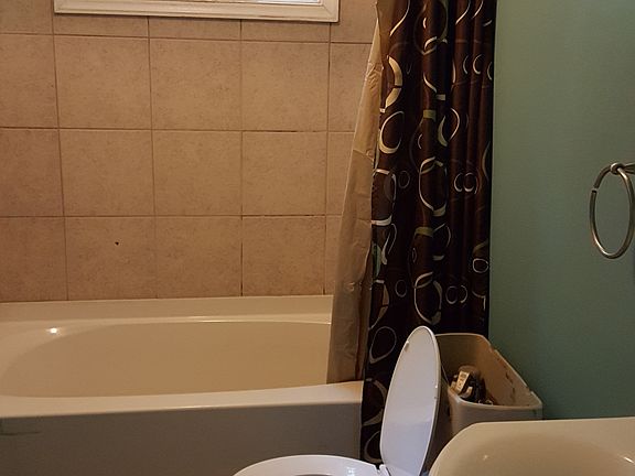 5th image of 3835 Meadowdale Blvd