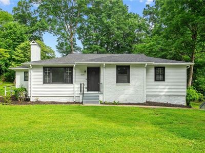 5197 Fleetwood Cir, Winston Salem, NC, 27106