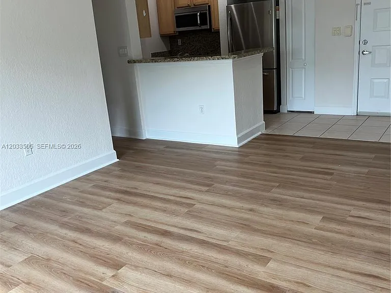 6001 SW 70th St #425 — Photo 3