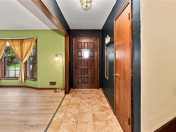 4th image of 209 SW Victor Dr