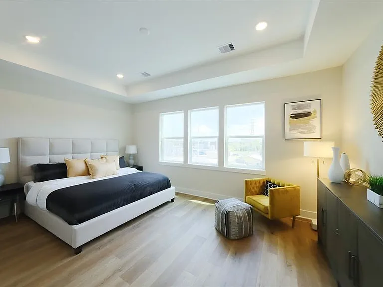 1806 Line St — Photo 13