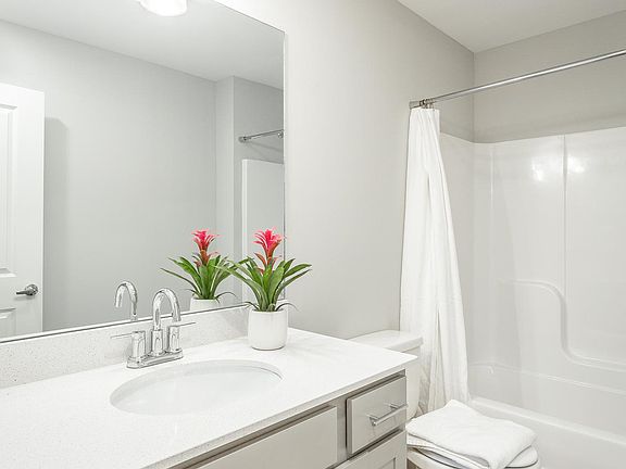 5th image of 2357 E 18th Street Pl