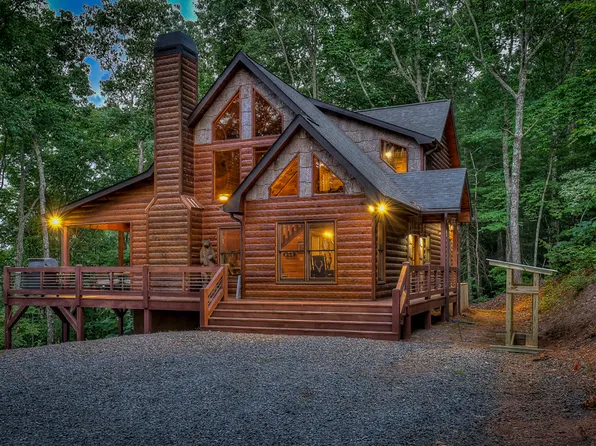 595 Hickory Dr, Mineral Bluff, GA 30559