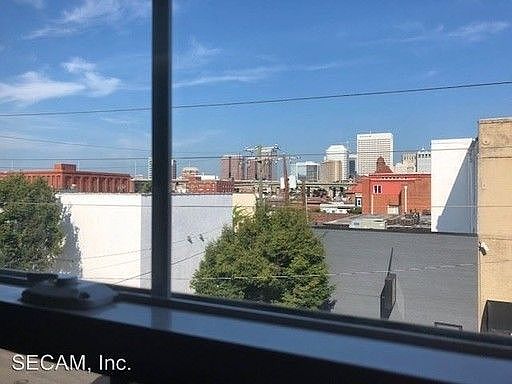 5th image of 1901 E Franklin St APT 16