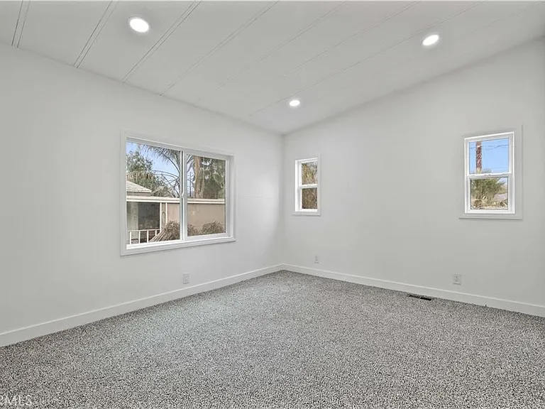 32549 Crescent Ave — Photo 7