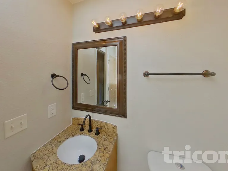 2674 Deliverance Dr — Photo 15