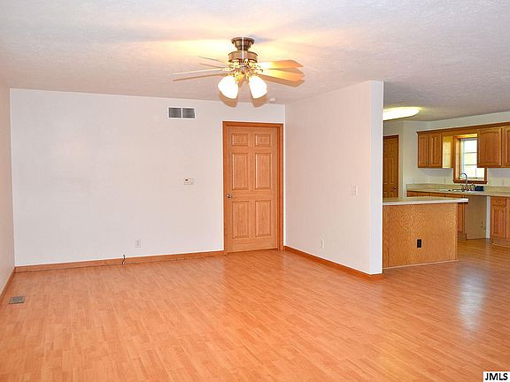 4th image of 2321 S Burgett Ln #23