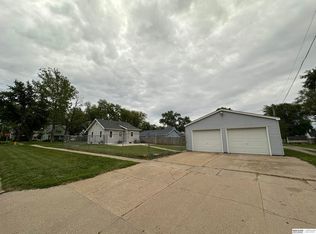 2002 Warren St, Bellevue, NE 68005