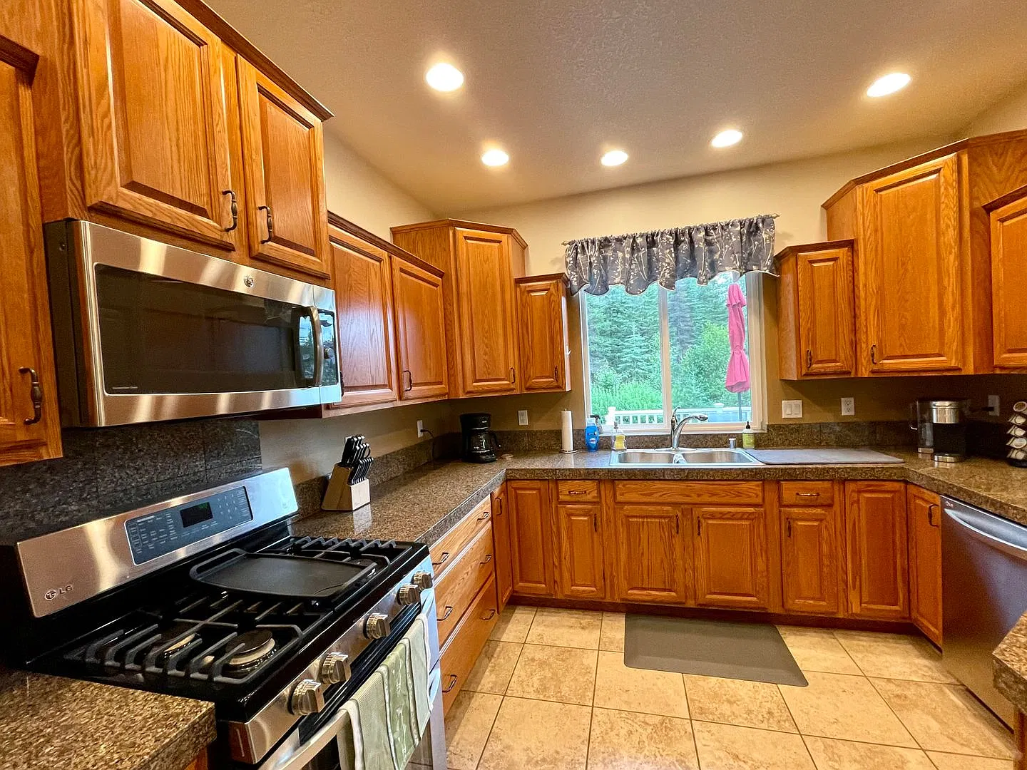 Furnished Seasonal Rental — Photo 4