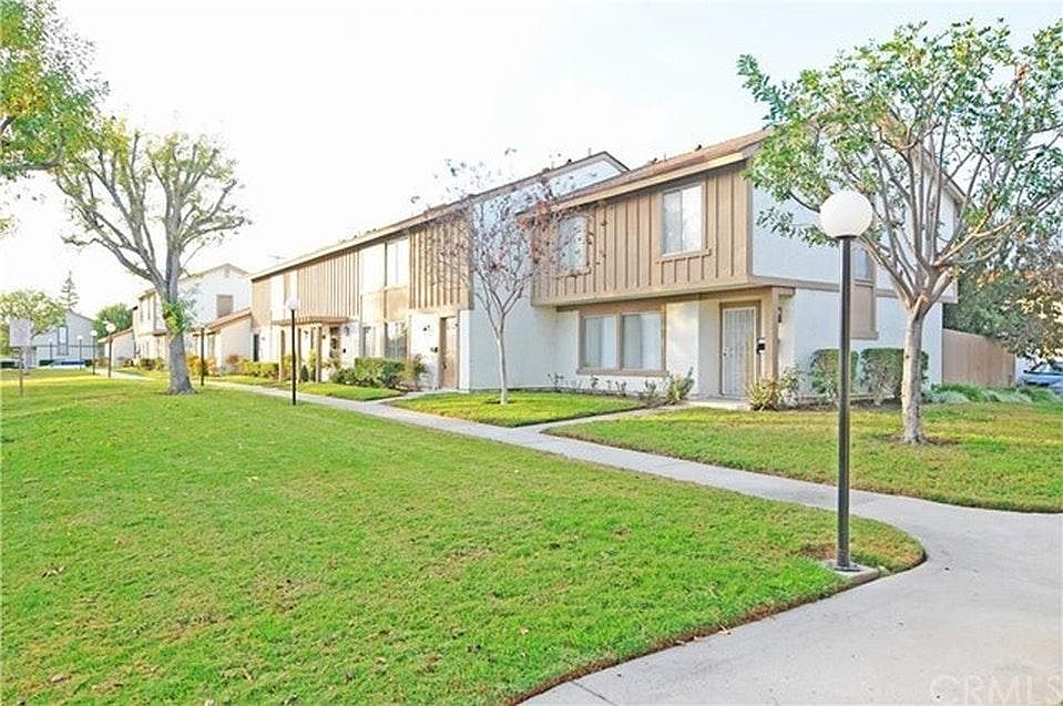 1st image of 411 W Alton Ave