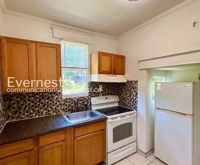 3114 Barton Ave #B — Photo 2