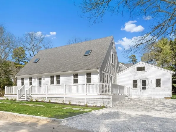 71 Netock Ave, Oak Bluffs, MA 02557