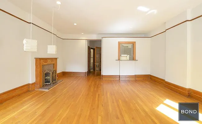 Rented by Bond New York | media 22