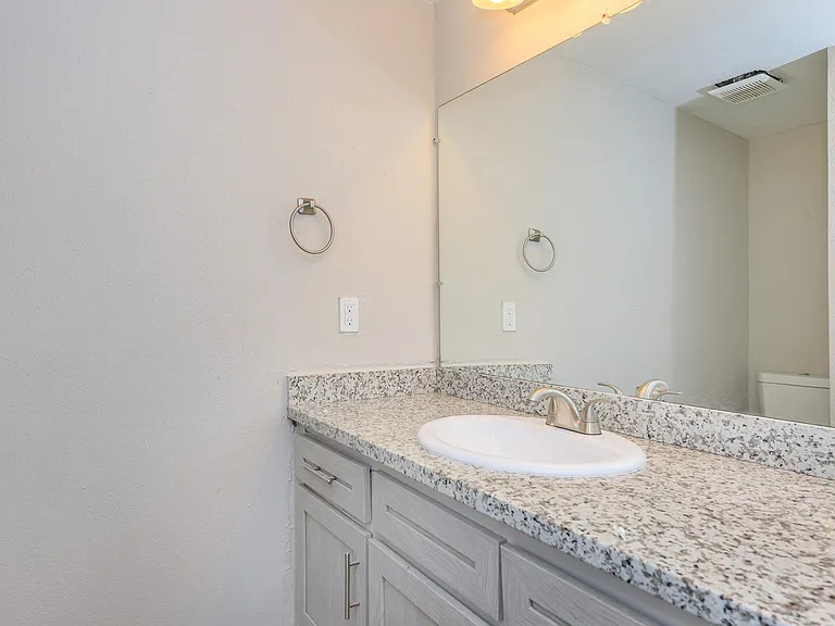 Serenity Apartments — Photo 7