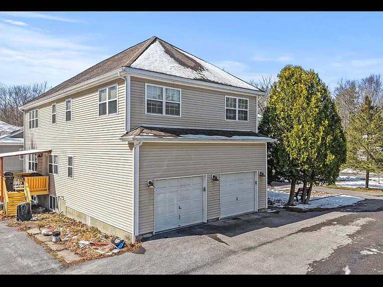 7 Sanctuary Dr — Photo 2