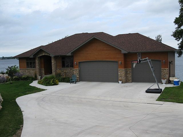 Front view of home