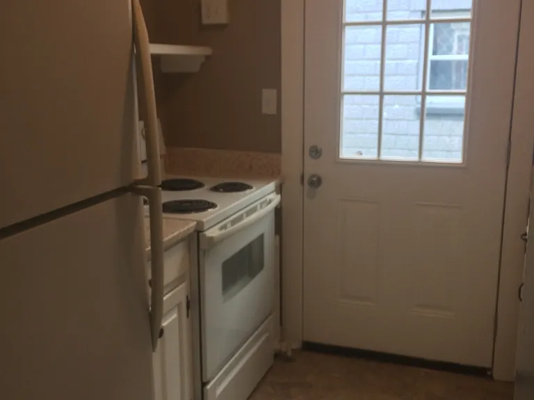 569 Guilford Ave — Photo 13