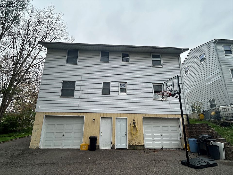 2nd image of 906-908 Irving Ave