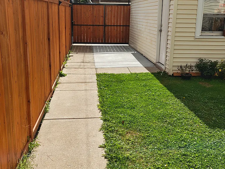 W Drummond Pl — Photo 11