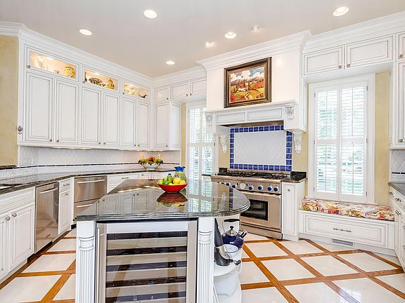 5th image of 3601 Hampton Manor Dr