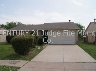 1725 Independence Trl, Grand Prairie, TX 75052