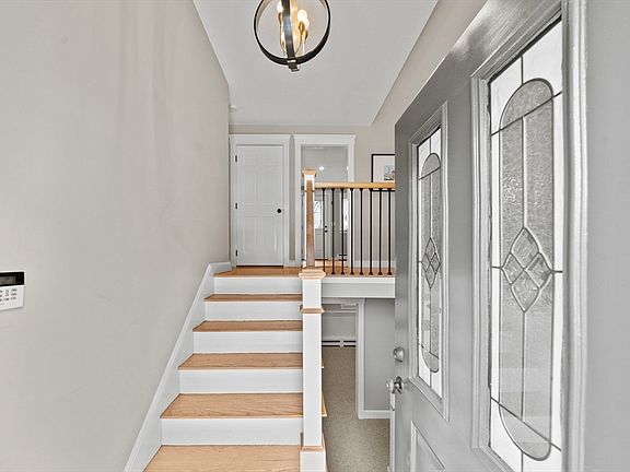 4th image of 75 Whitehall Ln