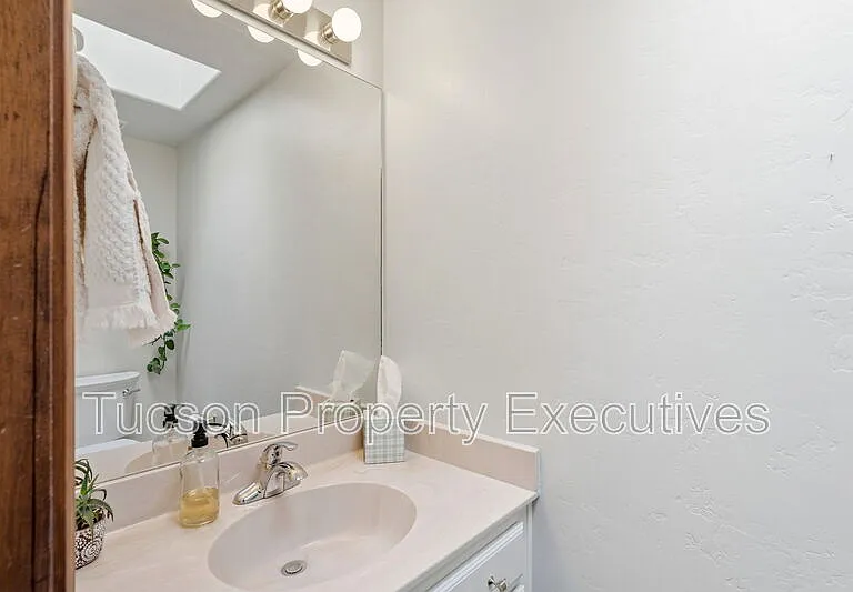 3901 N Vista De La Cima — Photo 29