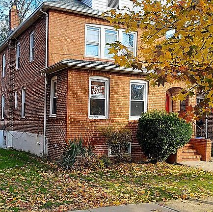 181 Bement Court front view