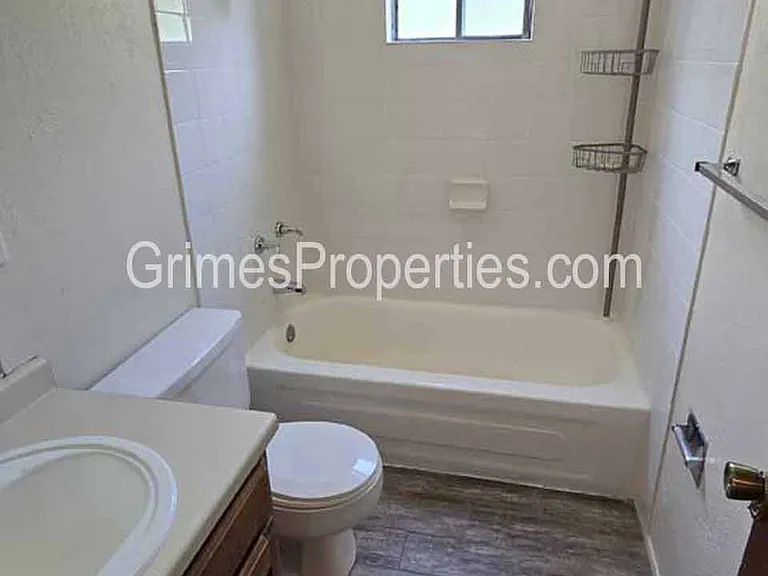 13109 Candelaria Rd NE #F — Photo 12