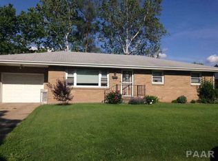 1512 S 7th St, Pekin, IL 61554