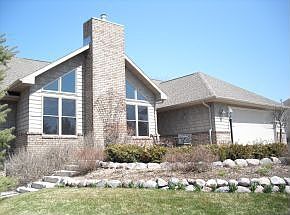2nd image of 411 N Pine Grove Ln