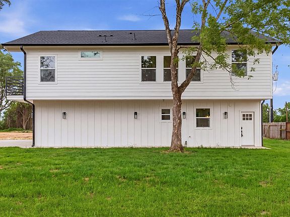 2nd image of 732 Azalea St