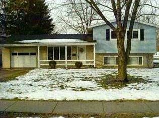 1020 Walnut St, Perrysburg, OH 43551