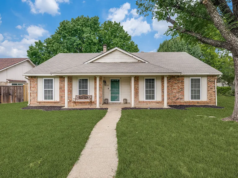 4128 Liverpool Dr — Photo 1