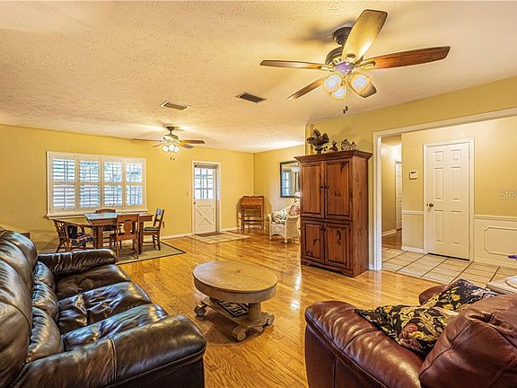 4th image of 18216 Abbey Ln